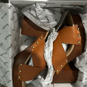 Stylish Brown Platform Sandals